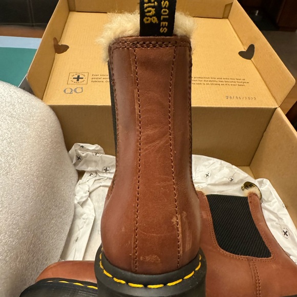 Dr. Martens Leonore Saddle Tan fur lined boot - Picture 7 of 9